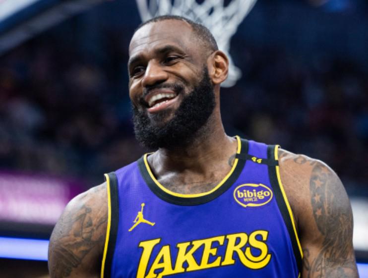 斯坦-范甘迪：大家对詹姆斯的厌恶来自将其与乔丹相比较