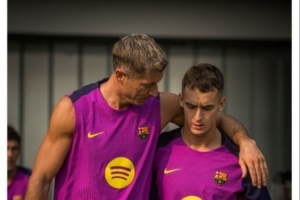 mk体育APP-莱万恢复部分合练，巴萨官方晒图：年轻人从莱万建议中学习是荣幸