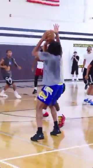 mk体育APP-穆迪野球场展现魔术师级控场：三分精准命中加神来之笔不看人传球